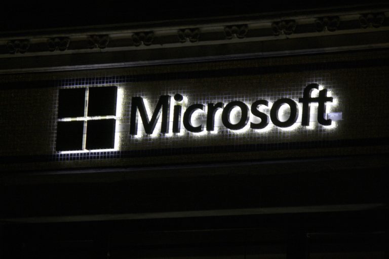 Le PC portable hybride de Microsoft bientôt disponible
