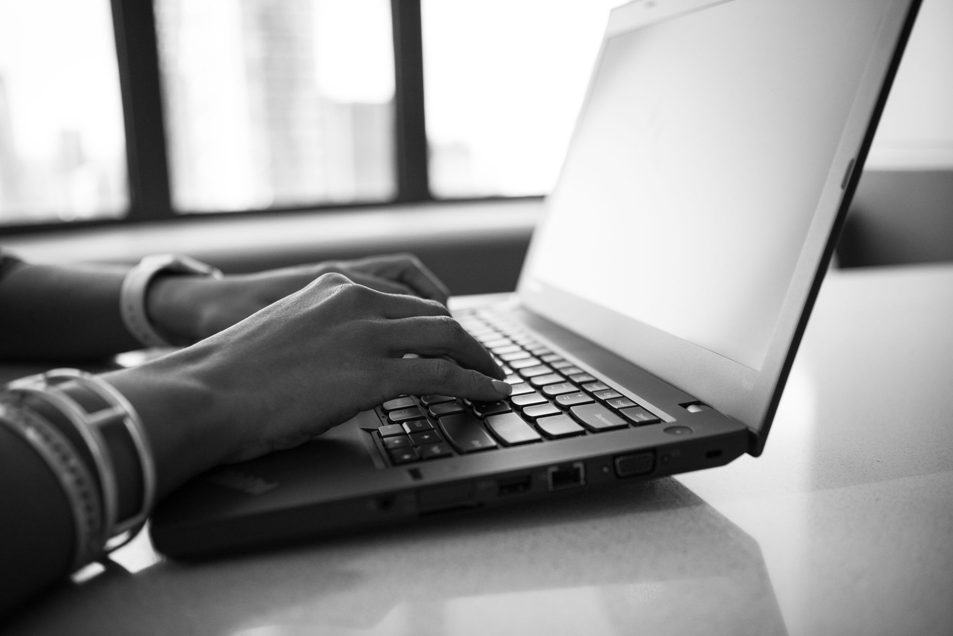Un expert prévient : 80 % des boîtes mail abandonnées servent aux cybercriminels pour arnaquer et voler. Êtes-vous sûr que la vôtre est à l&rsquo;abri ?