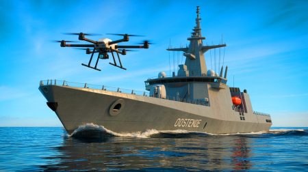 Illustration de l’Oostende, navire belge innovant du programme rMCM, lors de ses essais en mer.