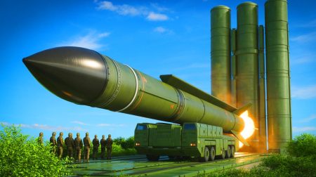 Illustration de la révélation des capacités du missile chinois DF-5 et son impact géopolitique.