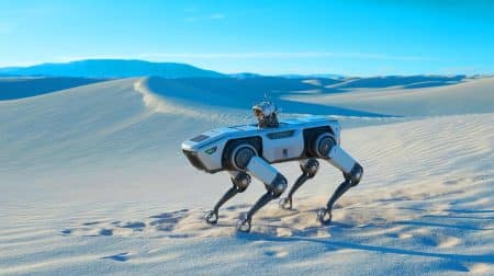 Illustration de tests d'un robot quadrupède dans les dunes de White Sands pour simuler les surfaces lunaires et martiennes.