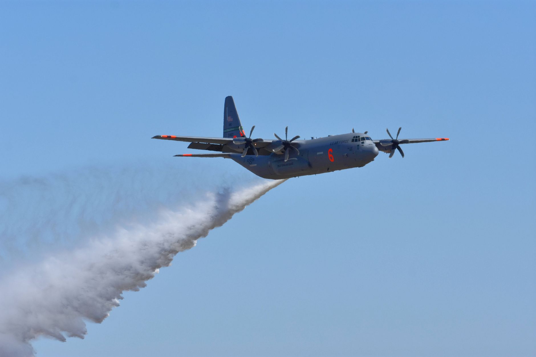 « Ces essais spectaculaires » : Airbus transforme l&rsquo;A400M en avion anti-incendie révolutionnaire qui pourrait sauver des vies