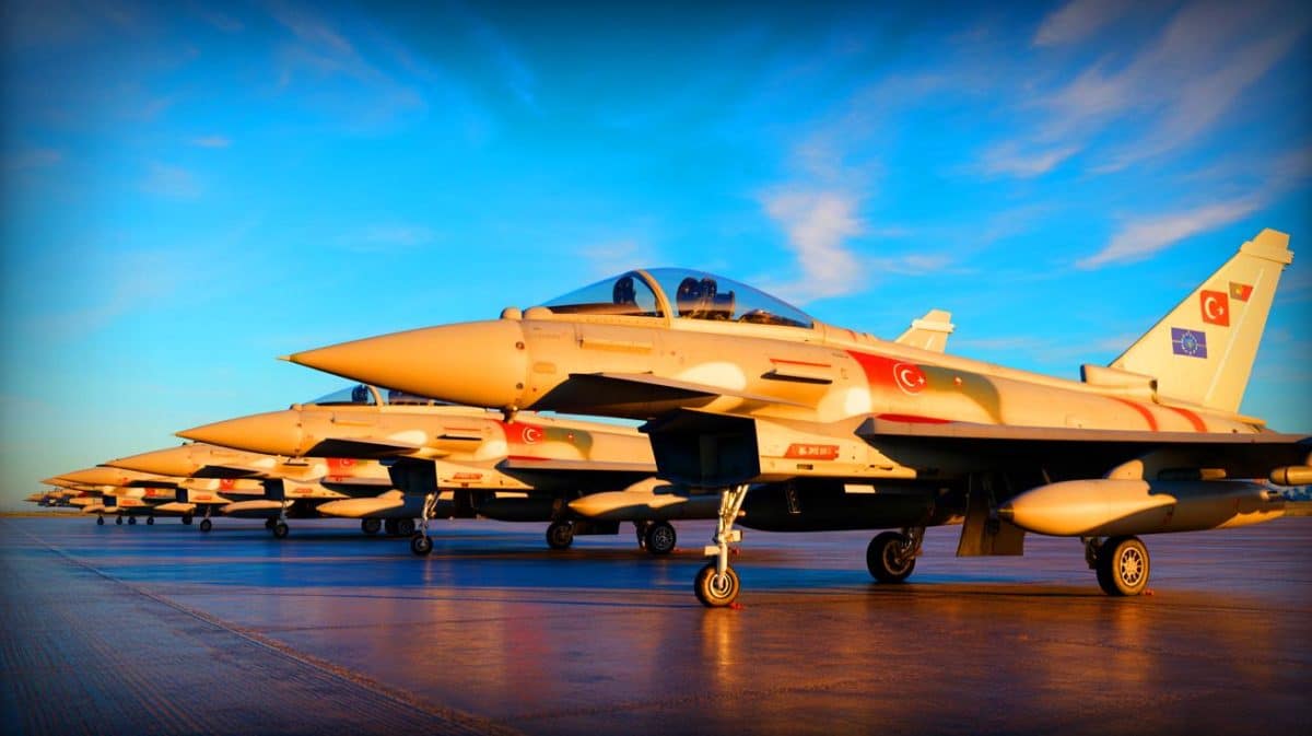« Bras de fer aérien » : la Turquie veut 40 Eurofighters, un signal de défi pour la Grèce et ses alliés Illustration de l'achat par la Turquie de 40 Eurofighters Typhoon pour renforcer sa flotte aérienne.