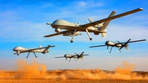Illustration de drones de combat modernes en action sur le champ de bataille.