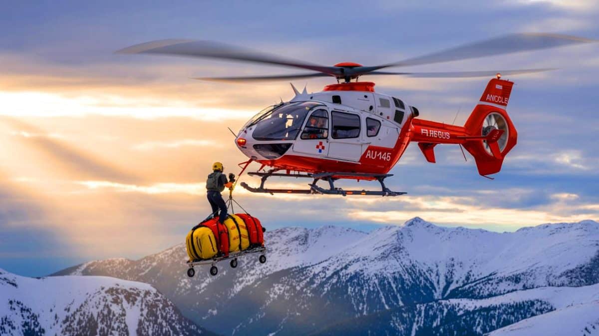 « L’Airbus H145, l’hélicoptère qui vole pour sauver des vies » : une machine taillée pour les missions de secours extrêmes Illustration de la commande de trois hélicoptères H145 par StarFlight pour des missions de sécurité et de transport médical.