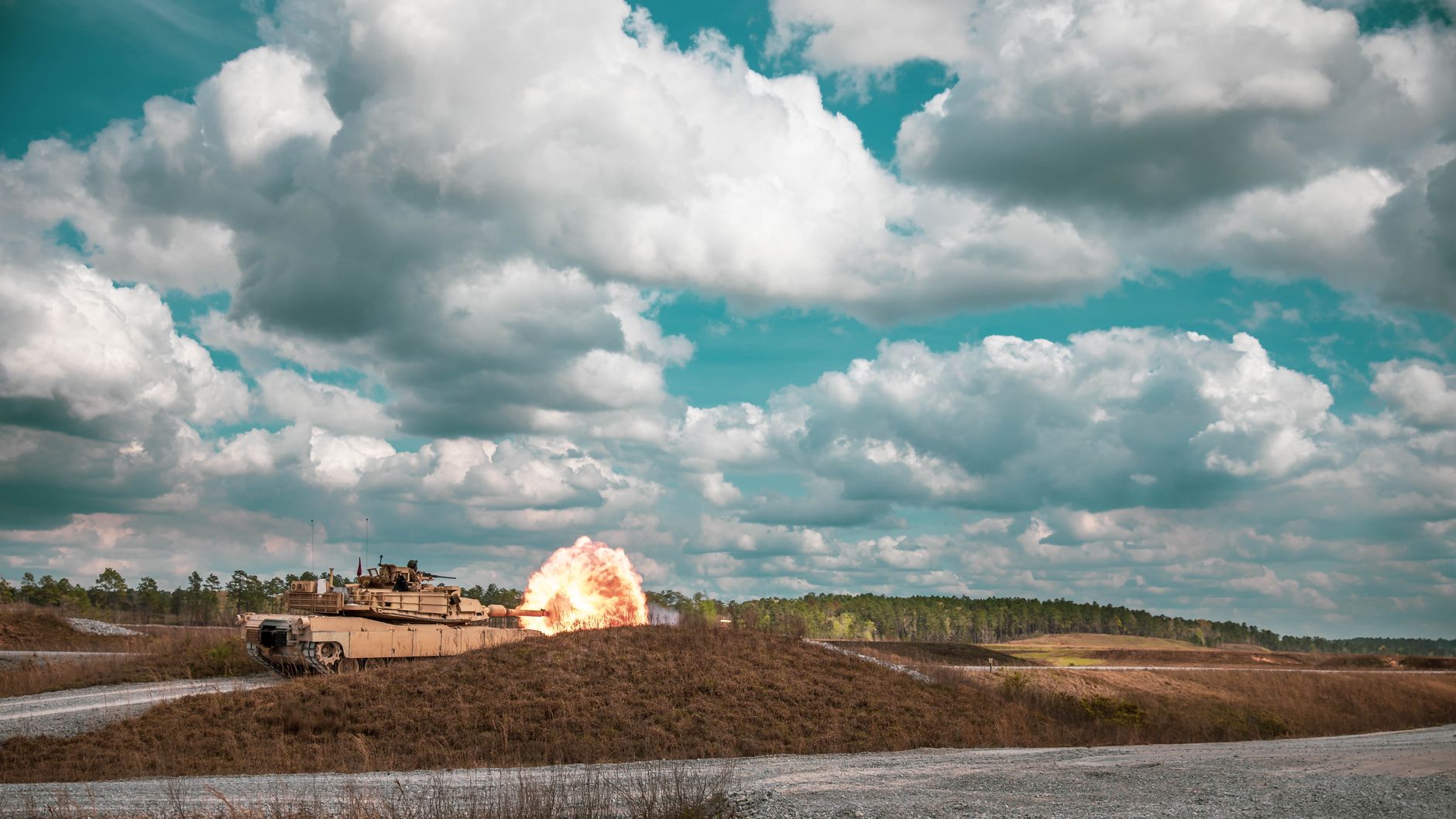 « Le Condor Leopard 1 dévoilé » : le char hybride capable de combattre sur terre et dans les airs fascine les armées