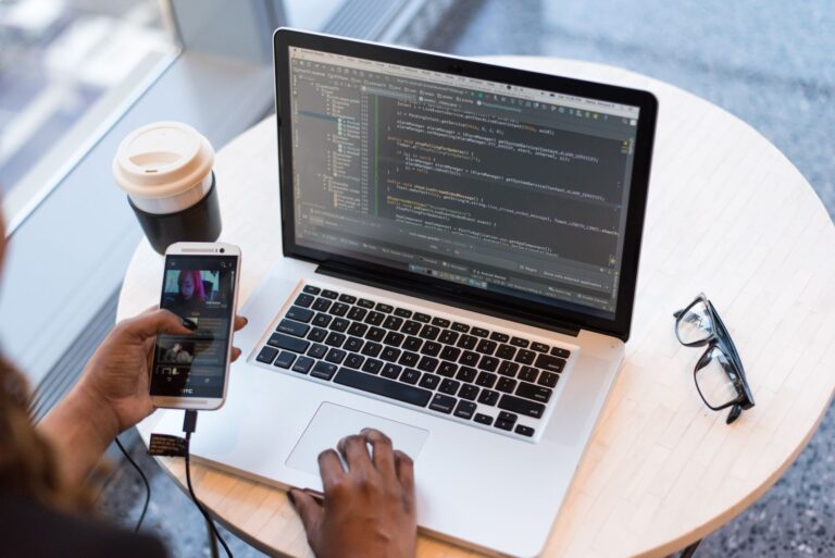 Les compétences indispensables pour un développeur web