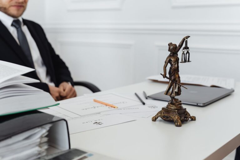 Droit, justice et enseignement : les pratiques face à l’intelligence artificielle