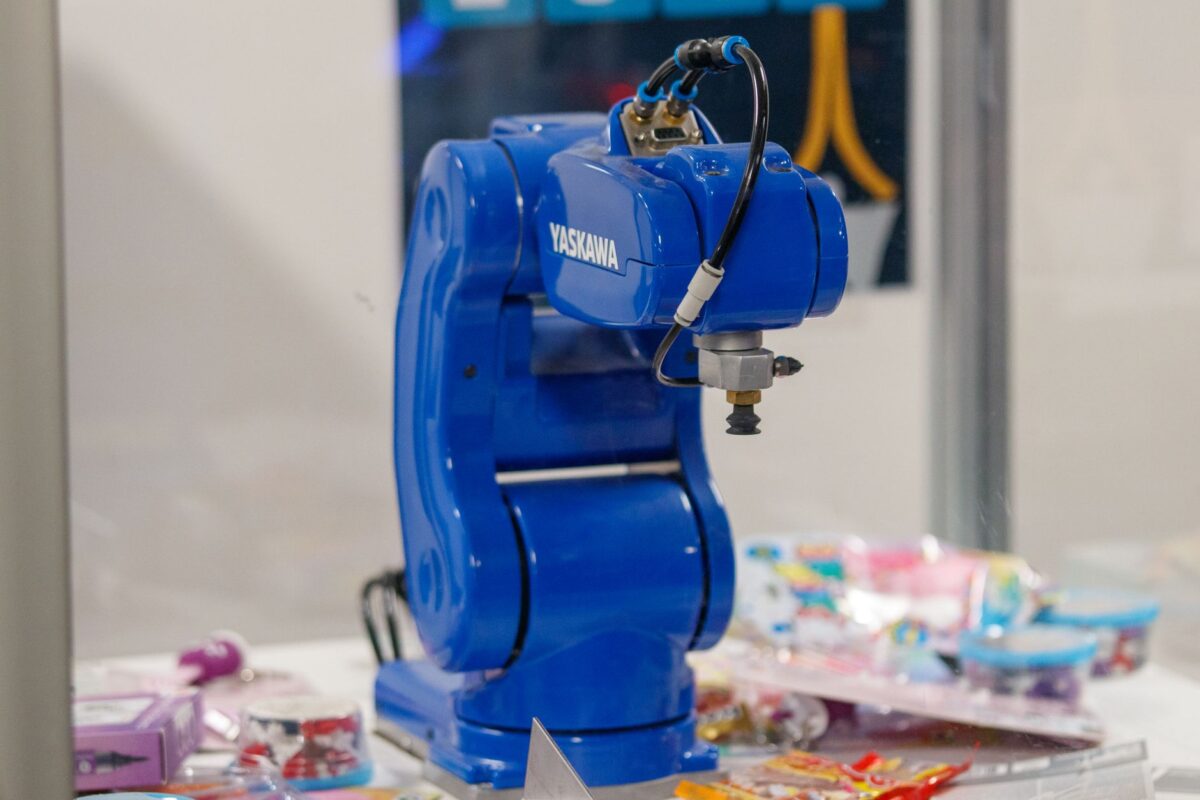La France installe moins de robots pendant que la Chine en absorbe six sur dix